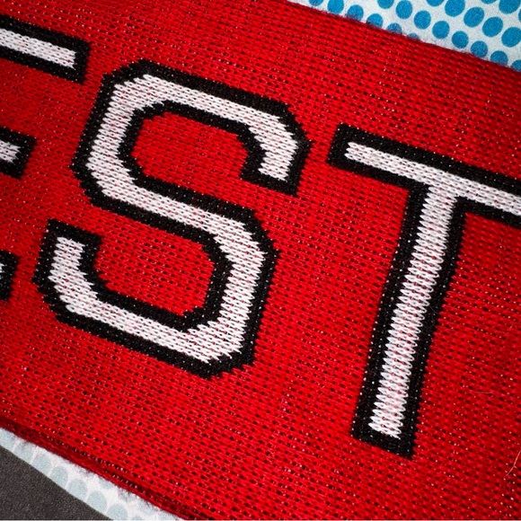 Manchester soccer/football Scarf - Picture 3 of 5